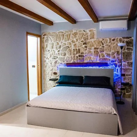 Dimora L'etual Bed & Breakfast 3*