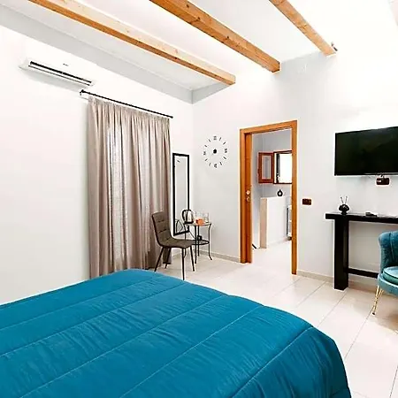 Oda ve Kahvaltı Dimora L'etual 3*