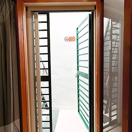 Dimora L'etual Oda ve Kahvaltı Bari